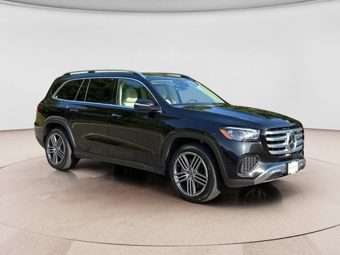Used 2024 Mercedes-Benz GLS 450 4MATIC image 7