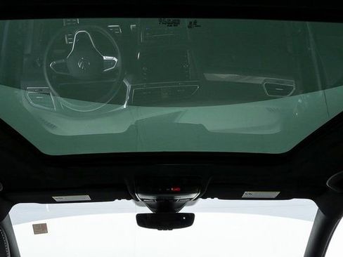 Certified 2023 Volkswagen Tiguan SE R-Line image 5