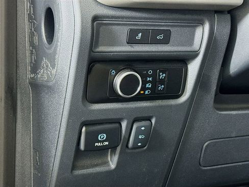 Used 2024 Ford Expedition XLT image 10