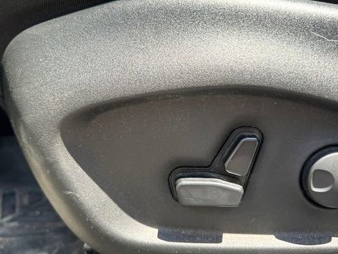 Used 2024 Jeep Compass Latitude w/ Sun and Sound Group AWD/4WD image 14