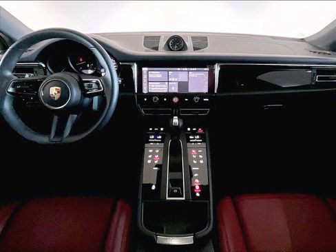 Used 2025 Porsche Macan image 17