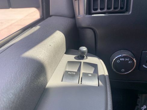 Used 2019 Chevrolet Express 2500 w/ Communications Package RWD image 10
