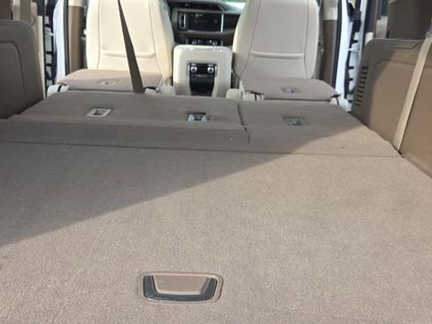 Used 2024 GMC Yukon XL Denali image 35