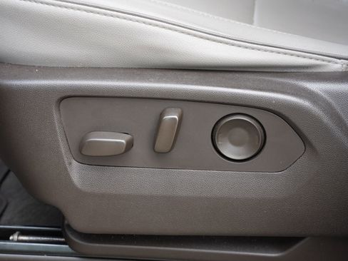 Used 2023 GMC Yukon SLT image 16