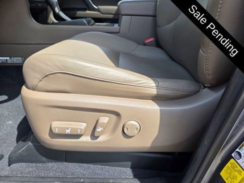 Used 2023 Lexus GX 460 Luxury w/ Accessory Package image 10