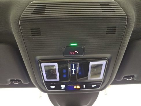 Used 2024 Volkswagen Golf R AWD/4WD image 26
