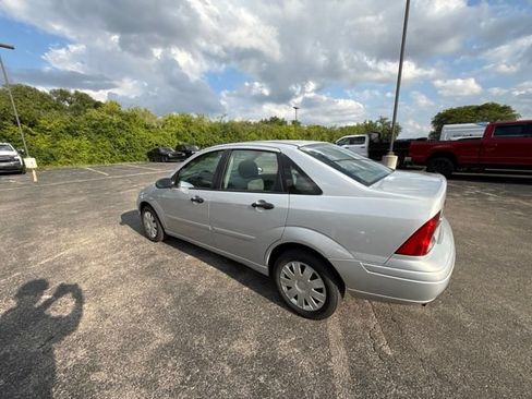 Used 2004 Ford Focus SE FWD image 15