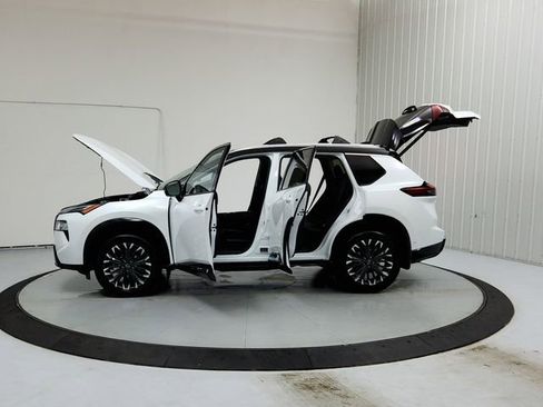 New 2026 Nissan Rogue Platinum w/ Platinum Premium Package image 12