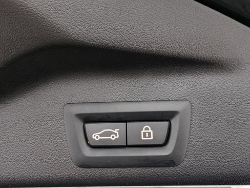 Used 2023 BMW X5 xDrive40i w/ Premium Package AWD/4WD image 17