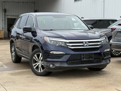 Used 2017 Honda Pilot EX image 2