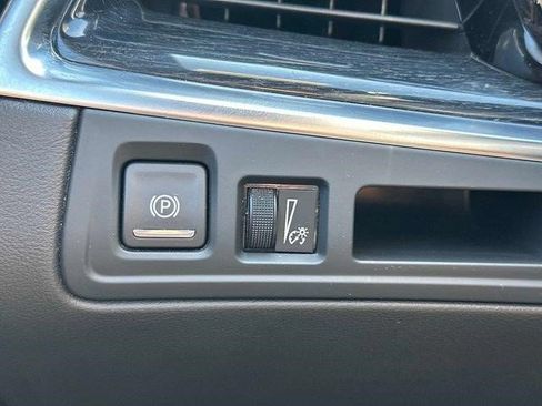 Certified 2023 Cadillac XT5 Premium Luxury AWD/4WD image 25