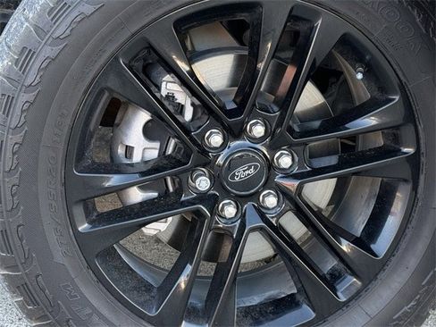 Used 2022 Ford Expedition XLT image 10