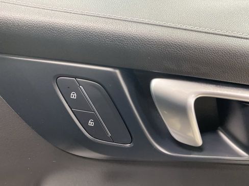 Used 2025 Buick Enclave Preferred image 15