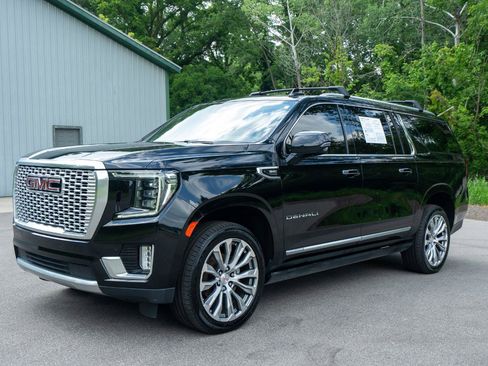 Used 2021 GMC Yukon XL Denali AWD/4WD image 7
