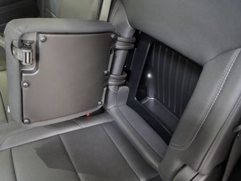 Used 2025 GMC Sierra 1500 SLT RWD image 33