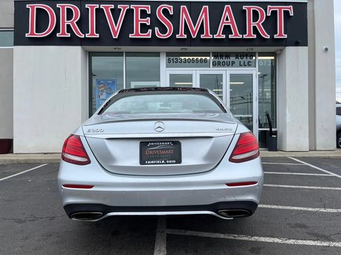 Used 2017 Mercedes-Benz E 300 4MATIC image 5