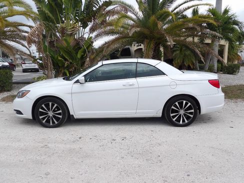 Used 2012 Chrysler 200 S image 3