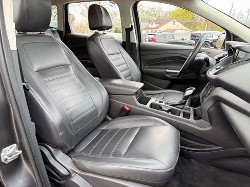 Used 2019 Ford Escape SEL image 22