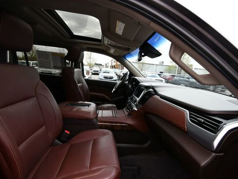 Used 2018 Chevrolet Suburban Premier AWD/4WD image 20