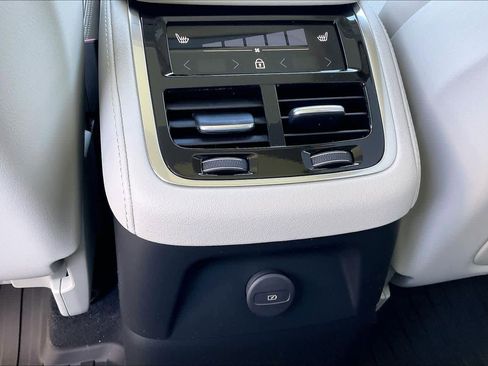 New 2026 Volvo XC90 T8 Ultra w/ Protection Package Premier image 16