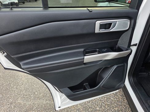 Used 2023 Ford Explorer Limited w/ Limited Technology Package image 30