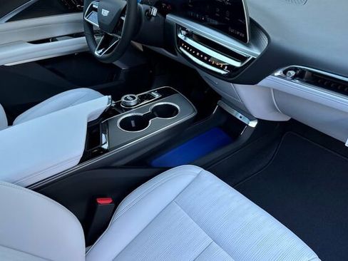 New 2026 Cadillac Lyriq Premium Luxury image 16