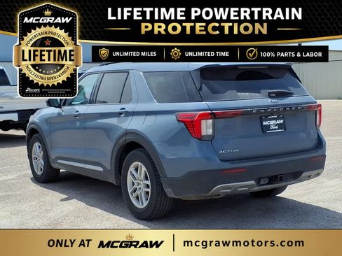 Used 2025 Ford Explorer Active w/ Active Comfort Package RWD image 3