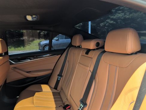 Used 2019 BMW 530i w/ Convenience Package RWD image 18