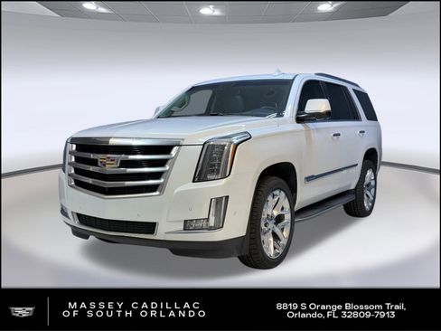 Used 2018 Cadillac Escalade Luxury image 1