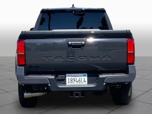 Used 2026 Toyota Tacoma TRD Off-Road AWD/4WD image 4