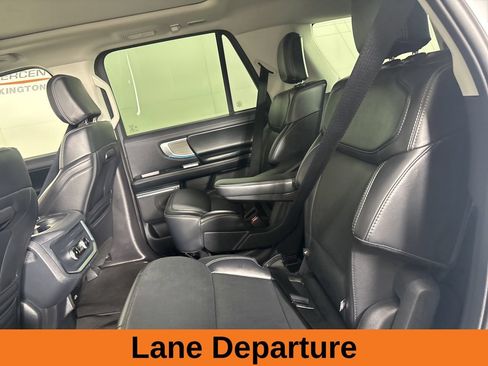 Used 2025 Ford Expedition Platinum AWD/4WD image 21