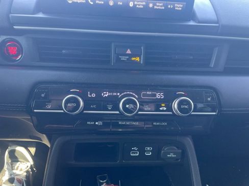 Used 2024 Honda Pilot Touring image 14