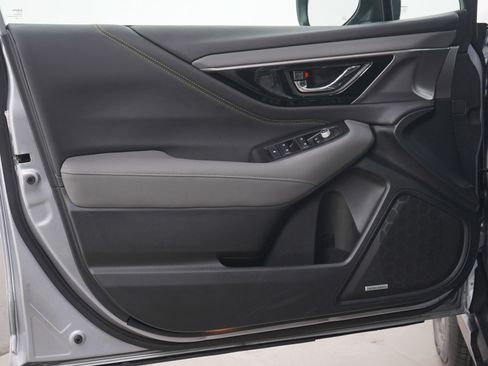 Used 2025 Subaru Outback Onyx Edition image 21