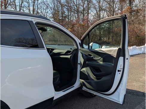 Used 2018 Buick Encore Preferred image 11