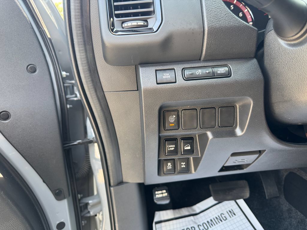 Used 2023 Nissan Frontier PRO-4X w/ Technology Package AWD/4WD image 18