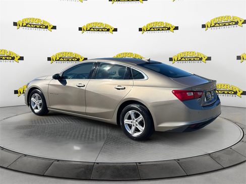 Used 2024 Chevrolet Malibu LT image 3