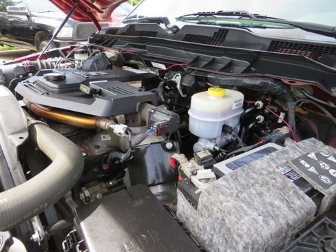 Used 2018 RAM 3500 Tradesman w/ Chrome Appearance Group image 33