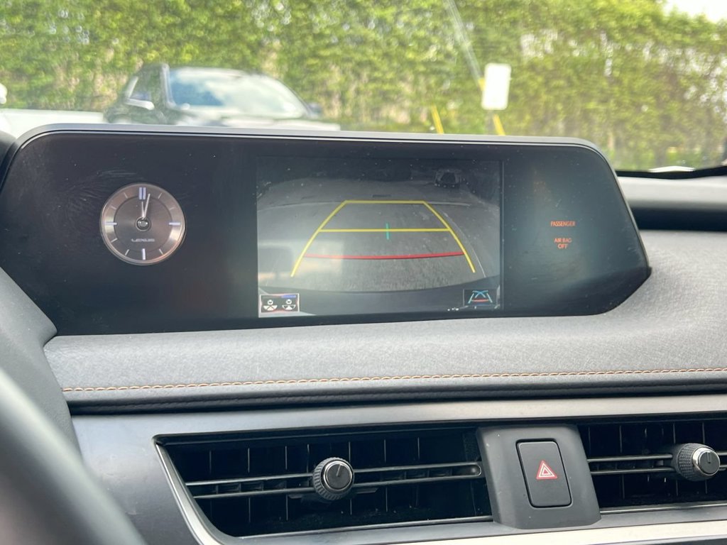 Used 2019 Lexus UX 200 w/ Premium Package FWD image 16