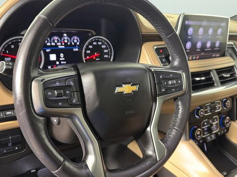 Used 2021 Chevrolet Suburban Premier w/ Premium Package RWD image 22
