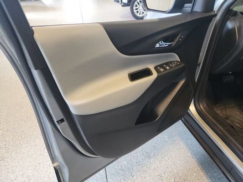 Used 2023 Chevrolet Equinox LS w/ LS Convenience Package AWD/4WD image 8