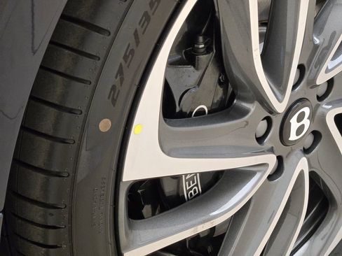 New 2025 Bentley Flying Spur Plug-In Hybrid image 18