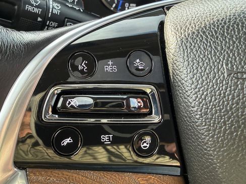 Used 2019 Cadillac Escalade Luxury AWD/4WD image 14