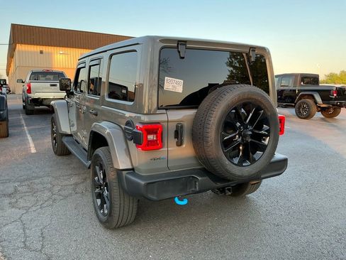 Used 2023 Jeep Wrangler Unlimited Sahara w/ Cold Weather Group image 5