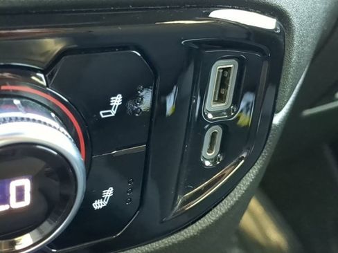 Used 2022 GMC Sierra 1500 Elevation image 22