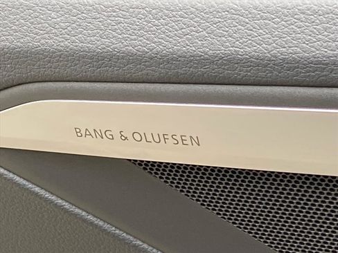 Used 2024 Audi Q8 e-tron Premium Plus w/ Premium Plus Package image 21