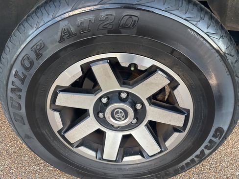 Used 2023 Toyota 4Runner TRD Off-Road Premium w/ Moonroof Package image 12