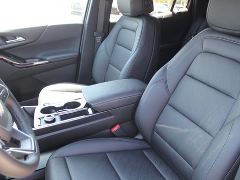 New 2027 Chevrolet Equinox LT w/ Convenience Package II AWD/4WD image 9