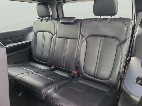 Used 2024 Jeep Wagoneer Series II w/ Flexible Seating Group RWD image 12