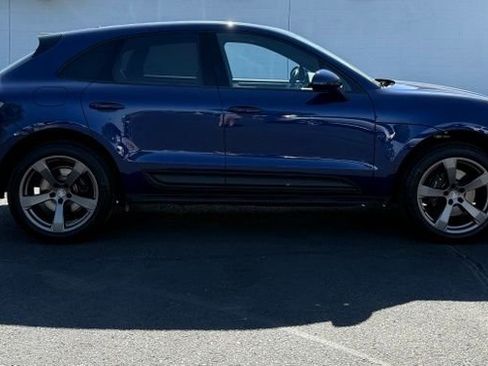 Used 2025 Porsche Macan AWD/4WD image 7