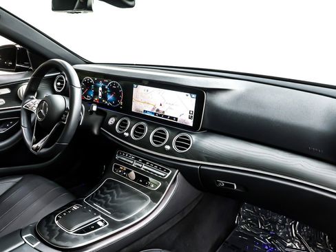 Used 2022 Mercedes-Benz E 350 Sedan image 17